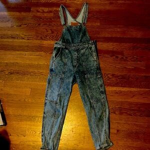 Levi’s premium Overalls like new